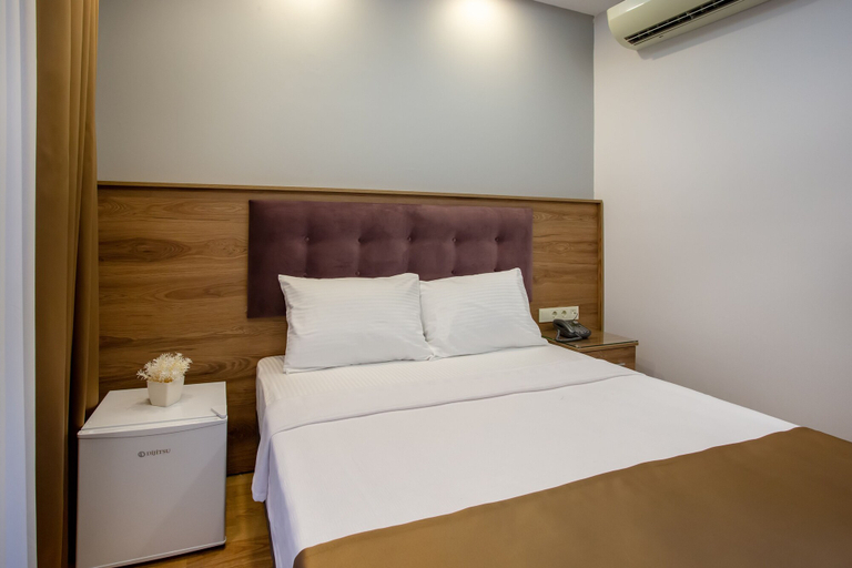 Bedroom 4, West Palace Hotel, Beyoğlu
