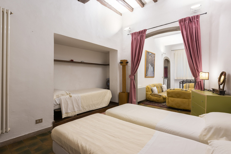 Bedroom 3, Velluti, Florence