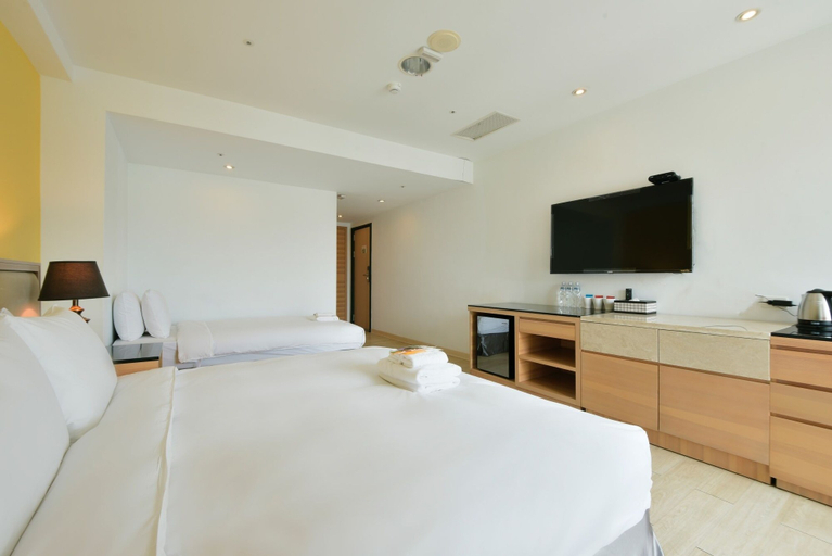 Bedroom 4, Champs Elysees Hotel, Taichung
