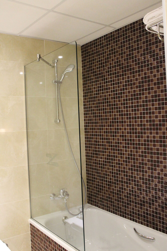 Bathroom 4, Hotel Carmen, Málaga