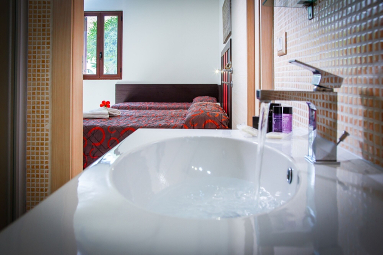 Bathroom 5, Villa Hermosa Resort, Lecce