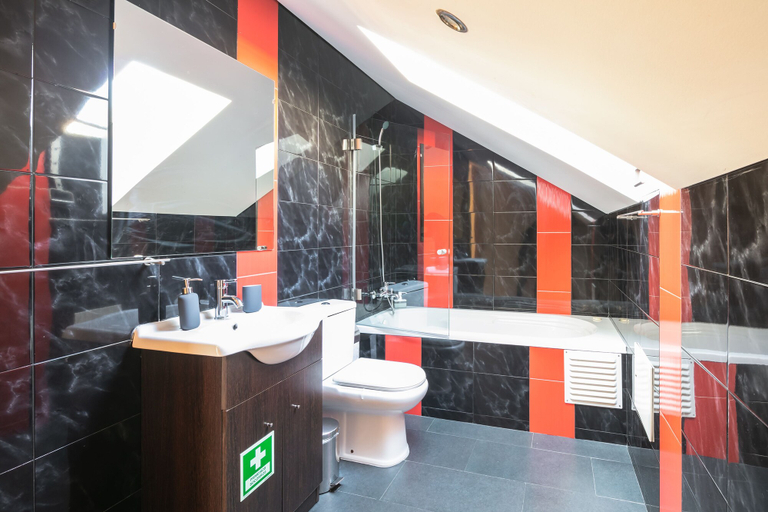 Bathroom 4, North Star Flats - Ribeira & Cellars, Vila Nova de Gaia