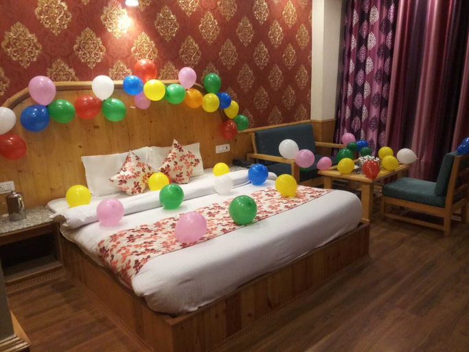 Bedroom 4, Himalayan Apple Zone Hotel, Kullu