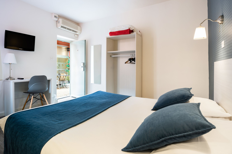 Bedroom 3, Hotel Au Patio Morand, Rhône