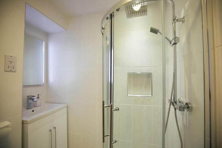 Bathroom 3, The Townhouse, Pembrokeshire