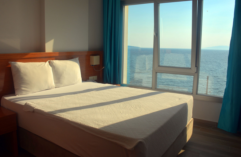 Bedroom 3, Dikelya Hotel, Dikili