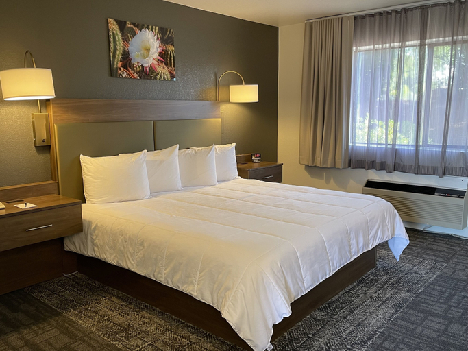 Bedroom 3, Voyager Resort Inn, Pima