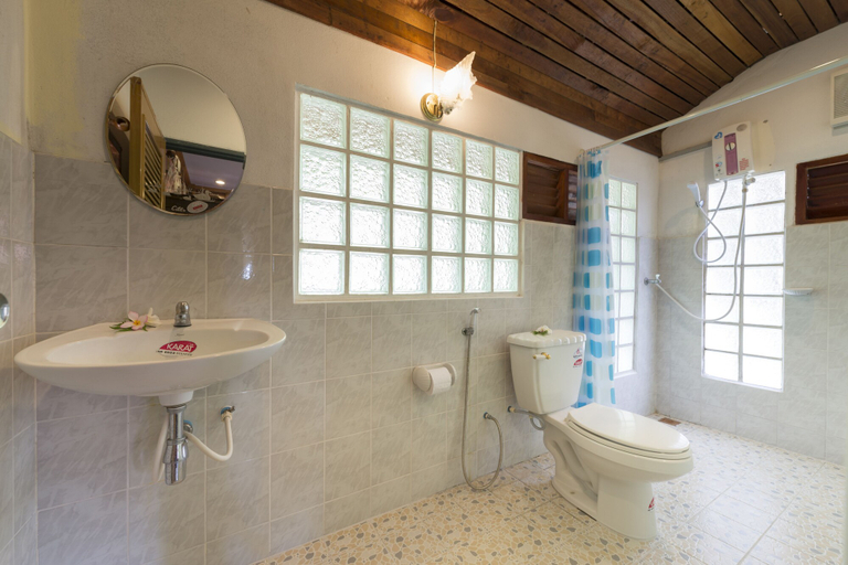 Bathroom 5, Grand Sea Beach Resort, Ko Phangan