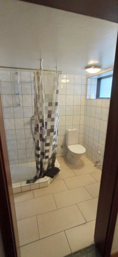 Bathroom 5, Travel Inn Guesthouse, Reykjavík