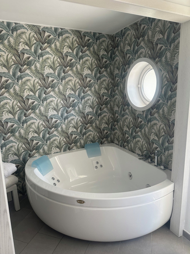Bathroom 4, Tasso Suites & Spa, Napoli