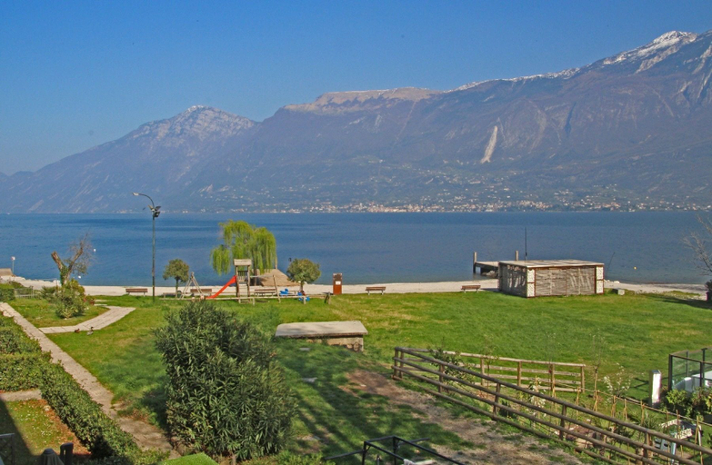 View from room 3, Holideal Campione Beach House, Brescia