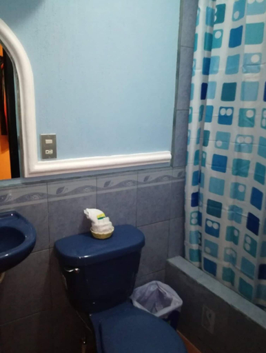 Bathroom 3, Hotel Casa Maria Jose, Antigua Guatemala