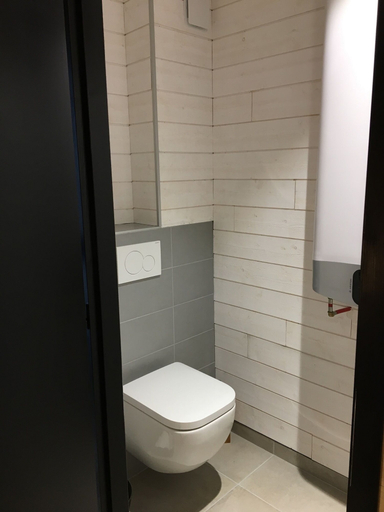 Bathroom 4, Le 25bis, Haute-Garonne