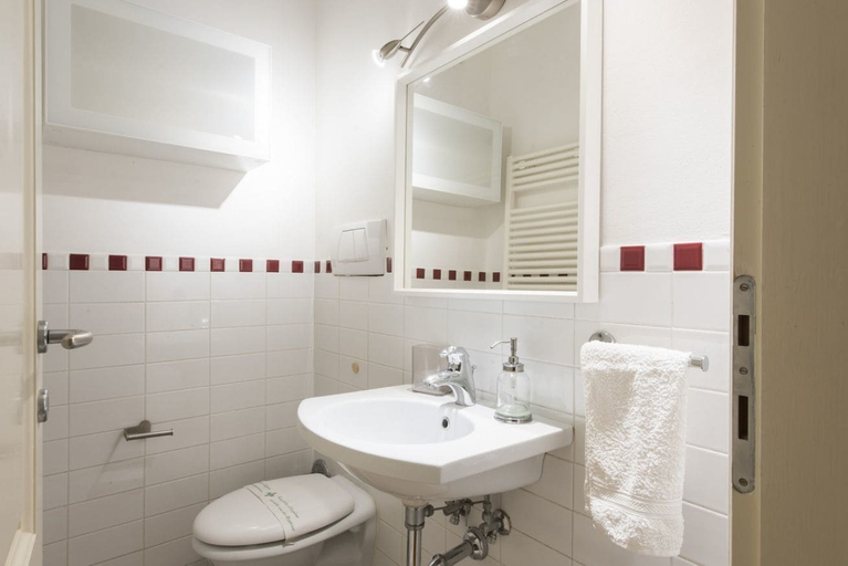 Bathroom sink 4, Il Prato di Ognissanti Loft, Florence