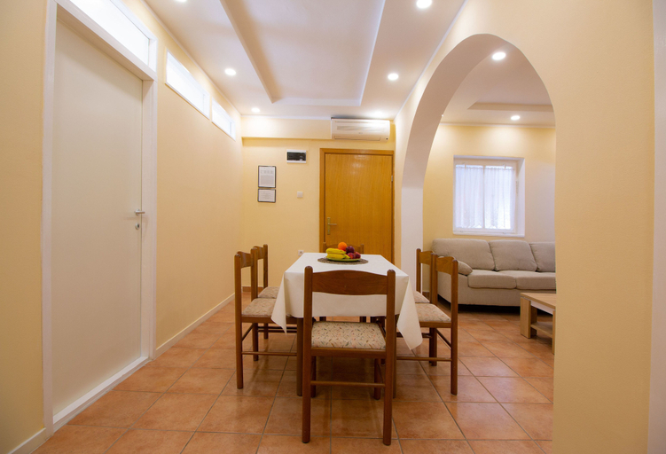 Others 4, Apartments Klaric, Pirovac