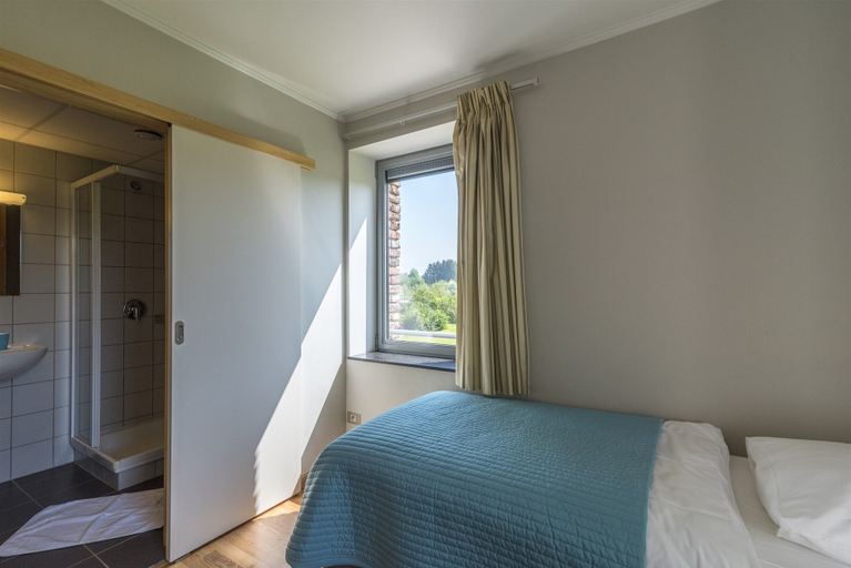 Bedroom 4, Le Bon Voisin, Namur
