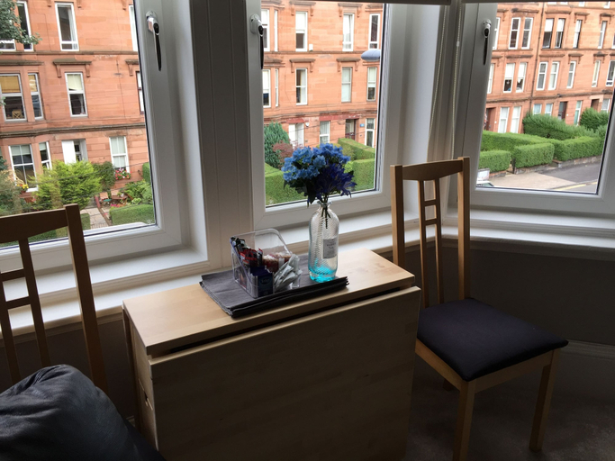 Others 4, Great Location 2 Bed West End Flat, Glasgow
