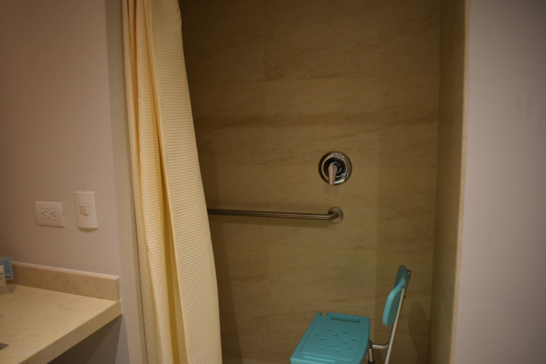 Bathroom 4, Hampton Inn by Hilton Cucuta, San José de Cúcuta