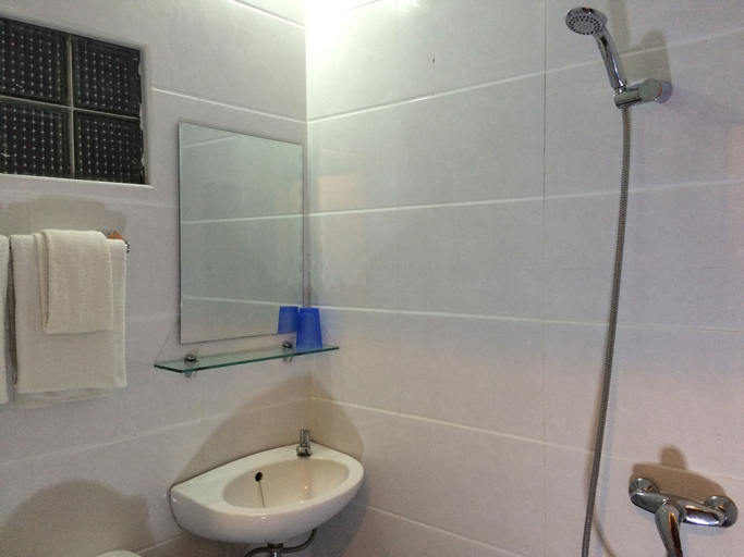 Bathroom 3, High Five Hotel, Yangon