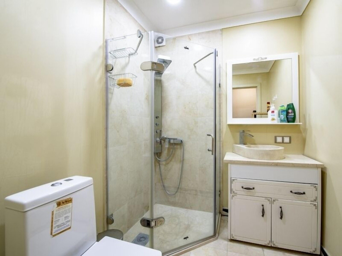 Bathroom 2, Apartment - Artsymovicha 5k1, North-Eastern