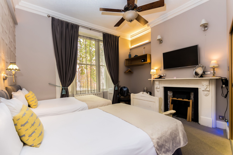 Bedroom 3, Arosfa Hotel London by Compass Hospitality, London