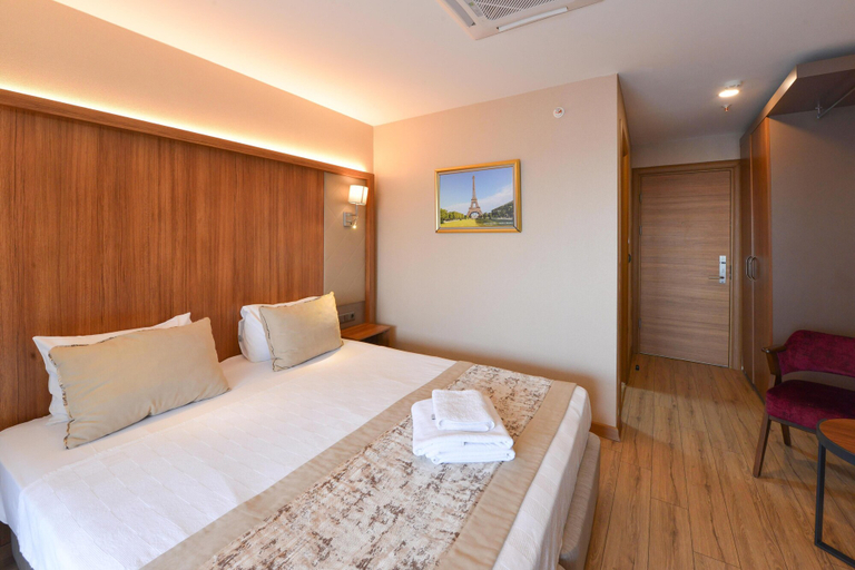 Bedroom 2, Istport Hotel, Arnavutkoy