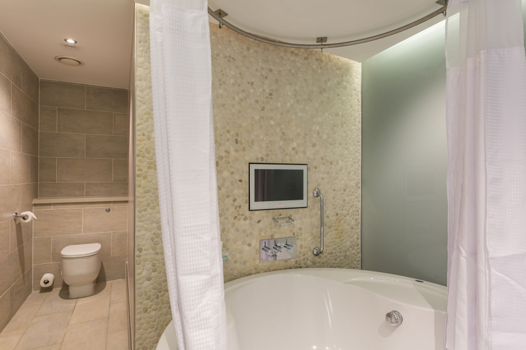Bathroom 4, Le Monde Hotel, Edinburgh