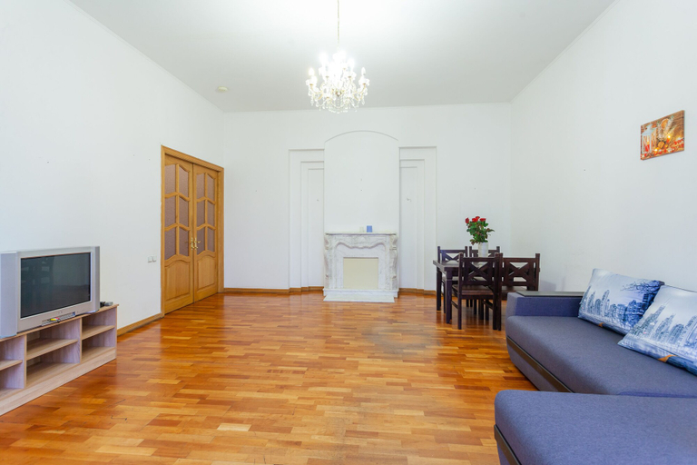 Others 5, Apartment near Sophia Cathedral, Shevchenkivs'kyi