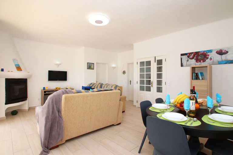 Others 5, Villa Margarita, Lagoa