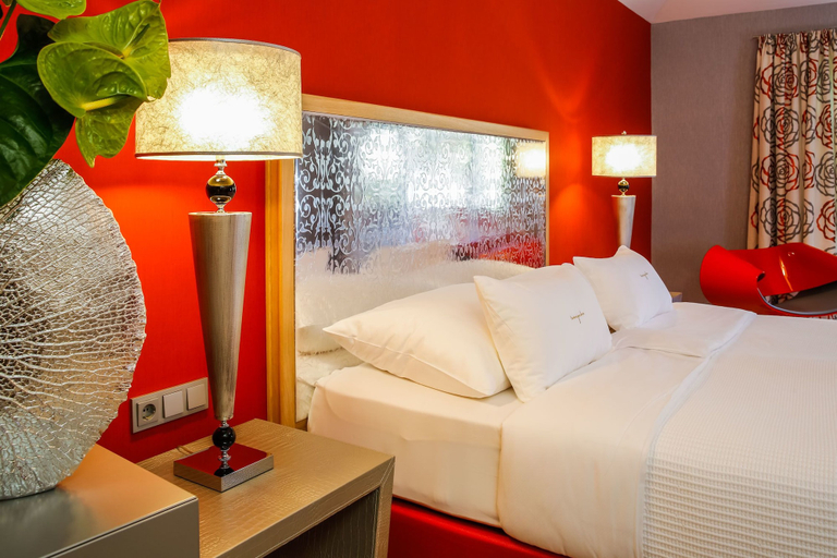 Bedroom 4, Hotel Lemongarden, Sutivan