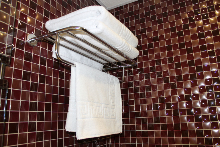Bathroom 4, Hotel Carmen, Málaga