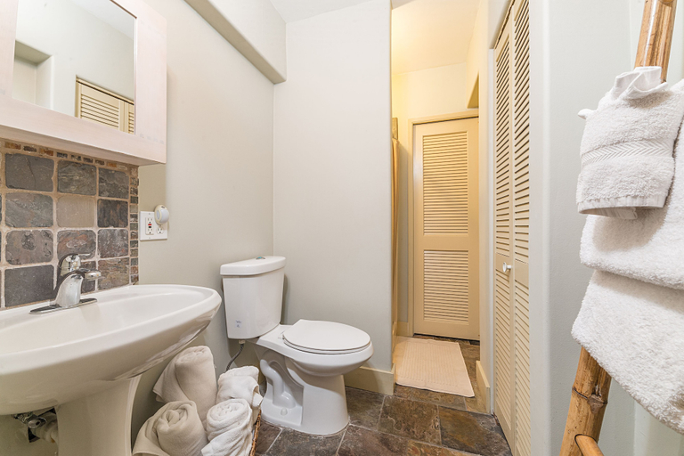 Bathroom 4, Tiki Moon Villas, Honolulu