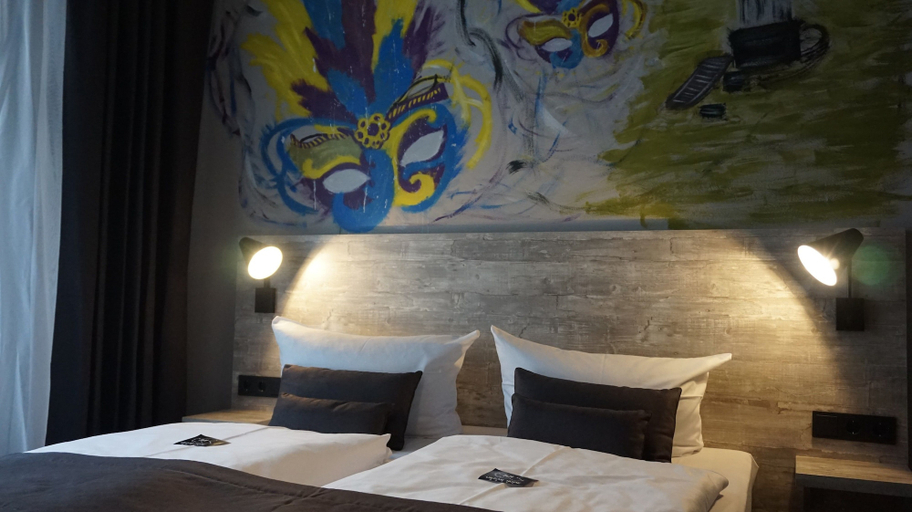 Bedroom 3, Urban Home Self Check-In Hotel, Hamburg