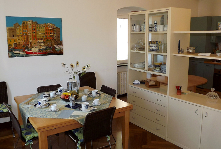 In-room dining 3, House Roby, Genova