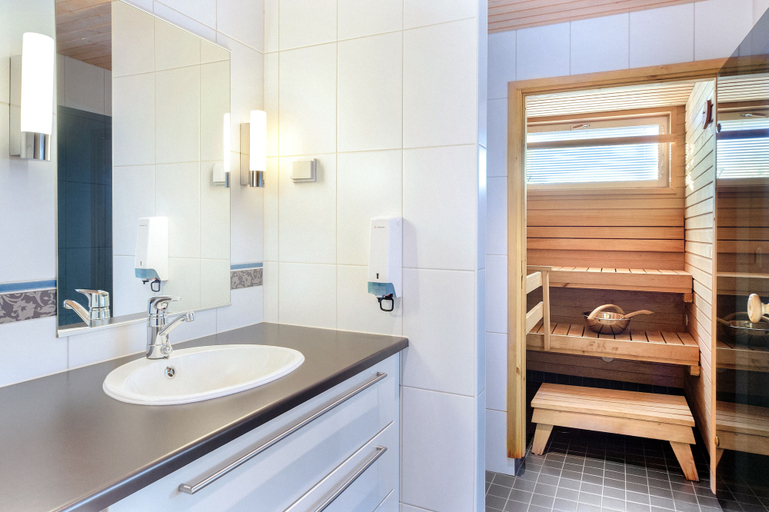 Bathroom 4, Holiday Club Katinkulta Apartments, Kainuu