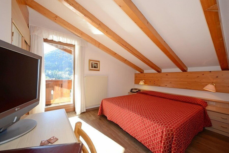 Bedroom 4, Hotel La Soldanella, Trento