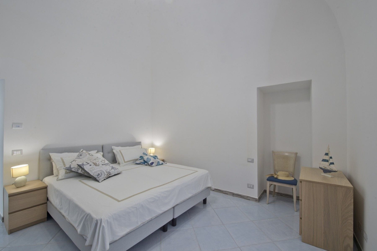 Room 4, Casa Lisuccia, Salerno