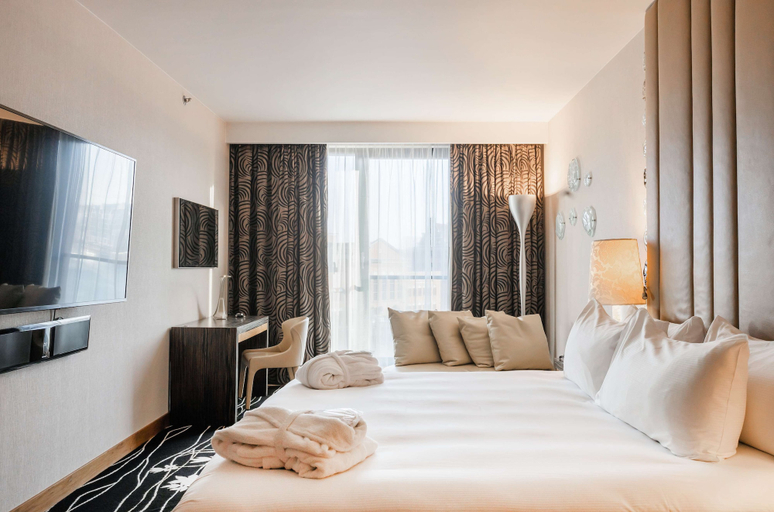 Bedroom 3, Hilton Gdansk, Gdańsk City