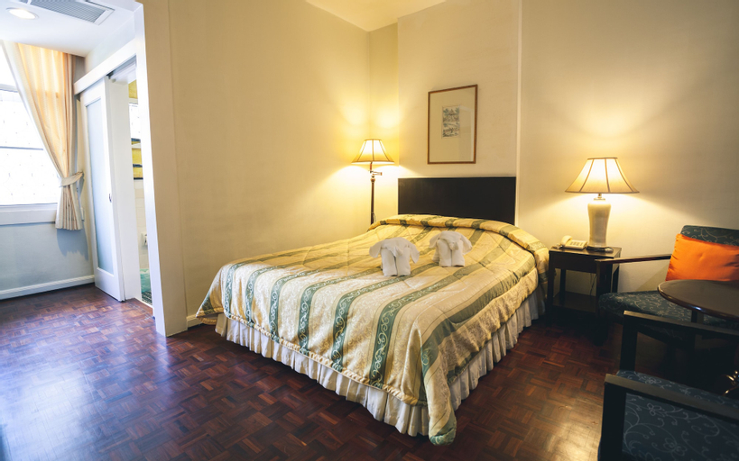 Bedroom 4, The Sunrise Residence, Bang Rak