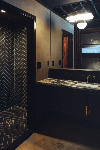 Bathroom, Native Hostel Austin, Travis