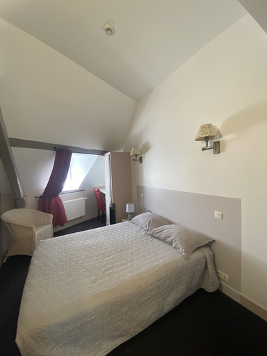 Bedroom 2, Hôtel Restaurant Les Cascades, Calvados