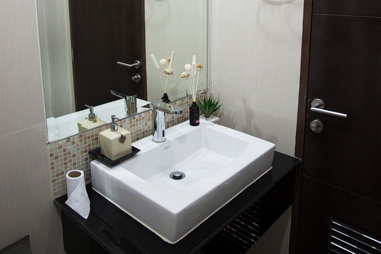 Bathroom 3, BBG Seaside Luxurious Service Apartment, Muang Chon Buri