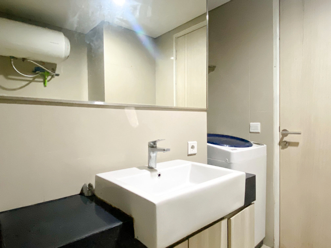Bedroom 5, Cozy and Spacious Studio Room Azalea Suites Apartment By Travelio, Cikarang