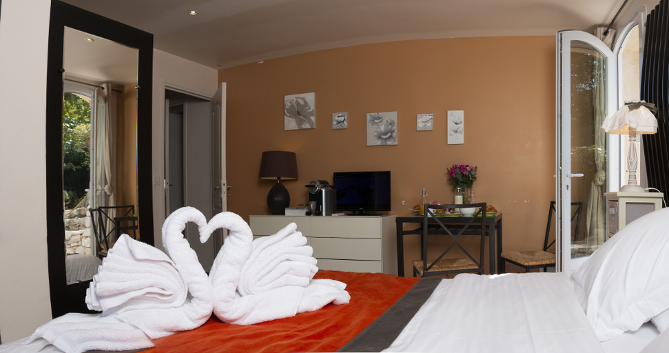 Bedroom 2, Dans les Nuages, Alpes-Maritimes