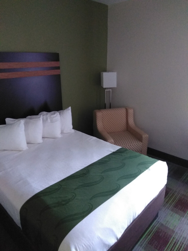 Bedroom 3, Quality Inn & Suites Mount Vernon, Lawrence