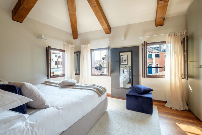 Bedroom 3, Palazzo Ca' Moro apartments, Venezia