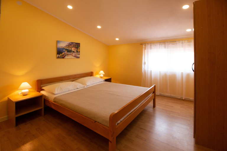 Bedroom 2, Apartments Klaric, Pirovac