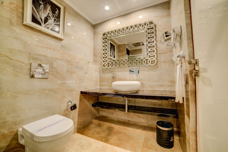 Bathroom 4, Oriva Sarala Crown, North Goa