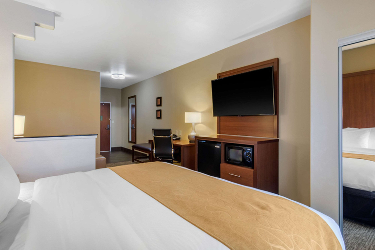 Bedroom 4, Comfort Suites Marshall, Harrison