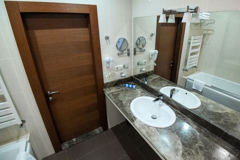 Bathroom 4, Avenue Hotel Baku, Baku